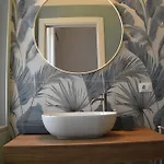 Apartment 1m *
